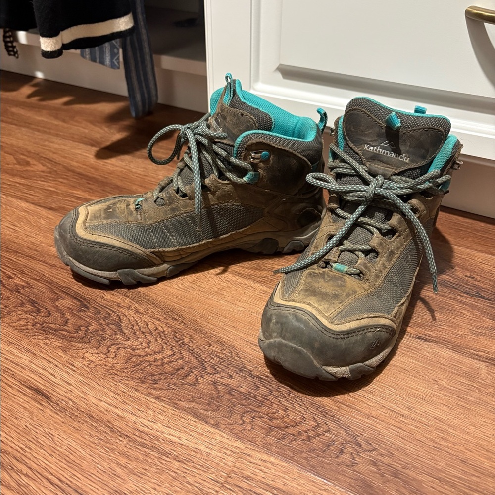 Kathmandu by Vibram hiking boots